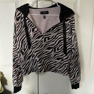 Victoria secret lounge hoodie. Zebra striped. Size S. Hoodie and drawstrings